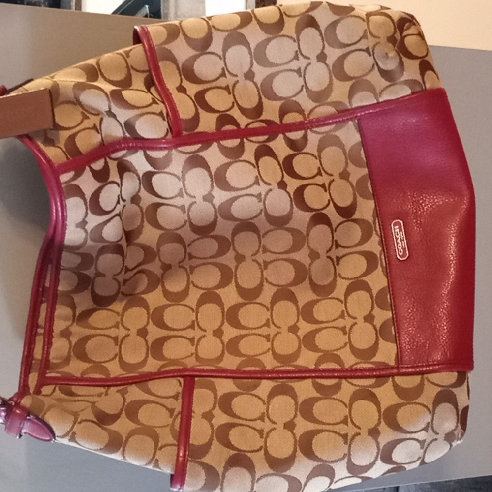 Large coach bag leather and fabric red and beige used